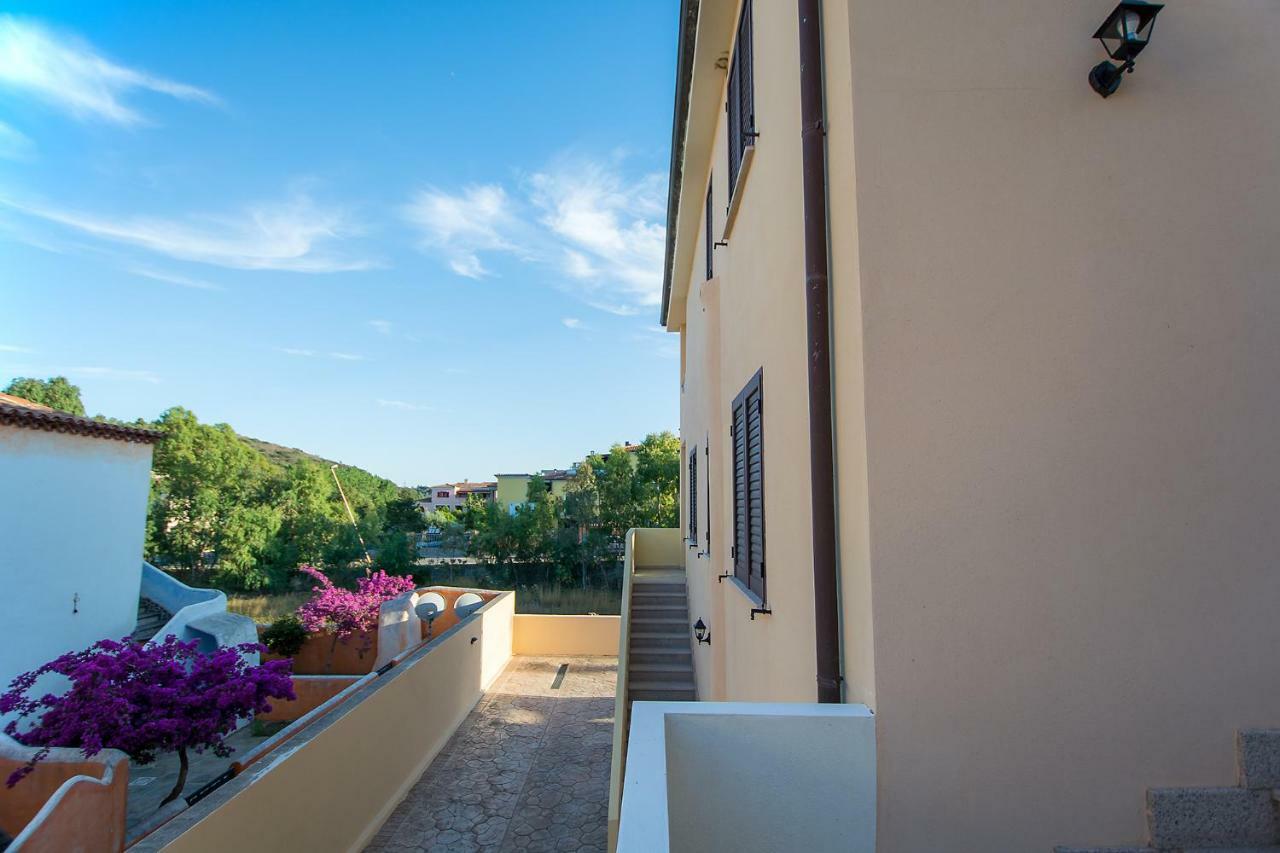 Appartamenti Sole Di Sardegna Cala Liberotto Exteriör bild
